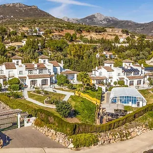 https://castillo-de-zalia-conjunto-rural-alcaucin.1costadelsol.com